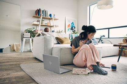 HP ENVY 17-cr0003na Laptop 43.9 cm (17.3") Touchscreen Full HD Intel® Core™ i5 i5-1240P 8 GB DDR4-SDRAM 512 GB SSD Wi-Fi 6E (802.11ax) Windows 11 Home Silver